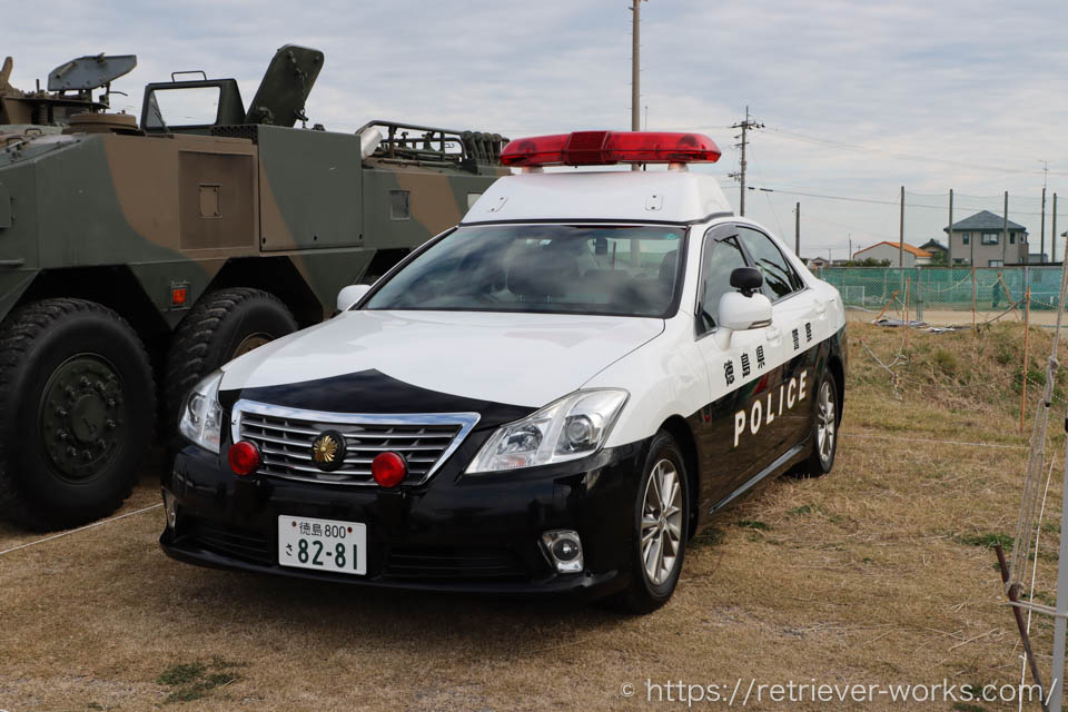 徳島県警察小松島警察署のパトカー